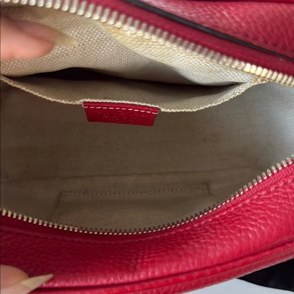 Gucci Soho Red Crossbody Bag with Iconic GG Logo - Picture 7 of 9